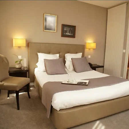 Hotel Sonder Le Frochot 3*
