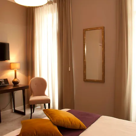 Frochot Montmartre Hotel