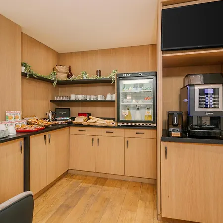 Hotel Sonder Le Frochot 3*