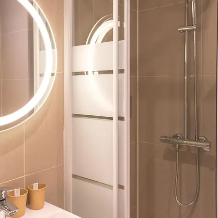Hotel Frochot Montmartre Paris