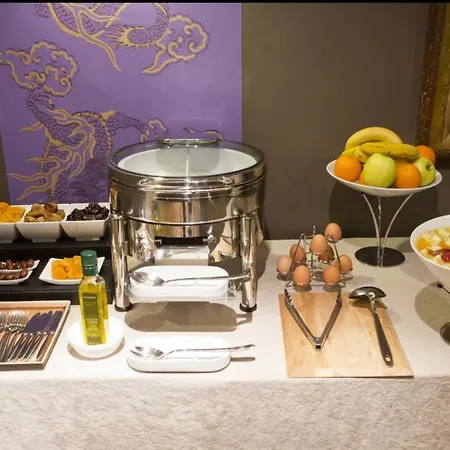 Hotel Sonder Le Frochot 3*