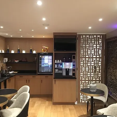 Hotel Frochot Montmartre 3*